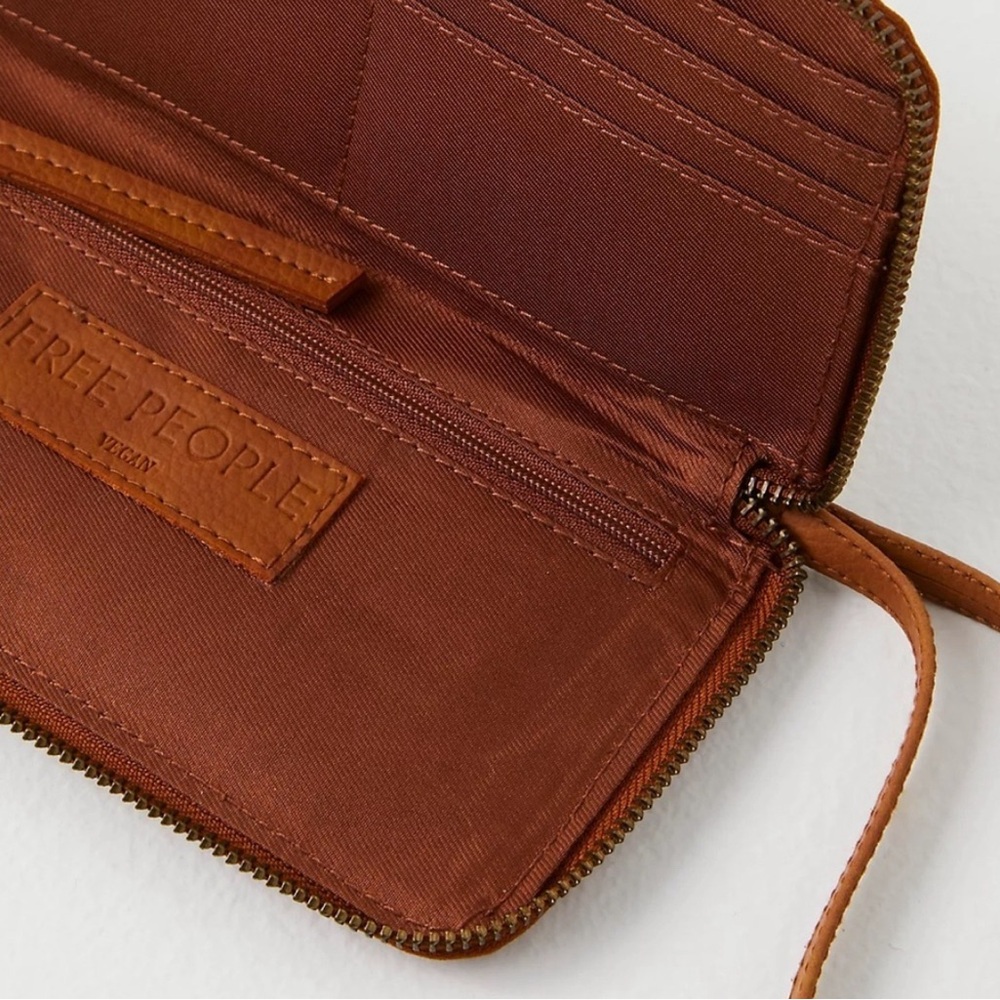Free People wallet/clutch - Picture 3 of 4